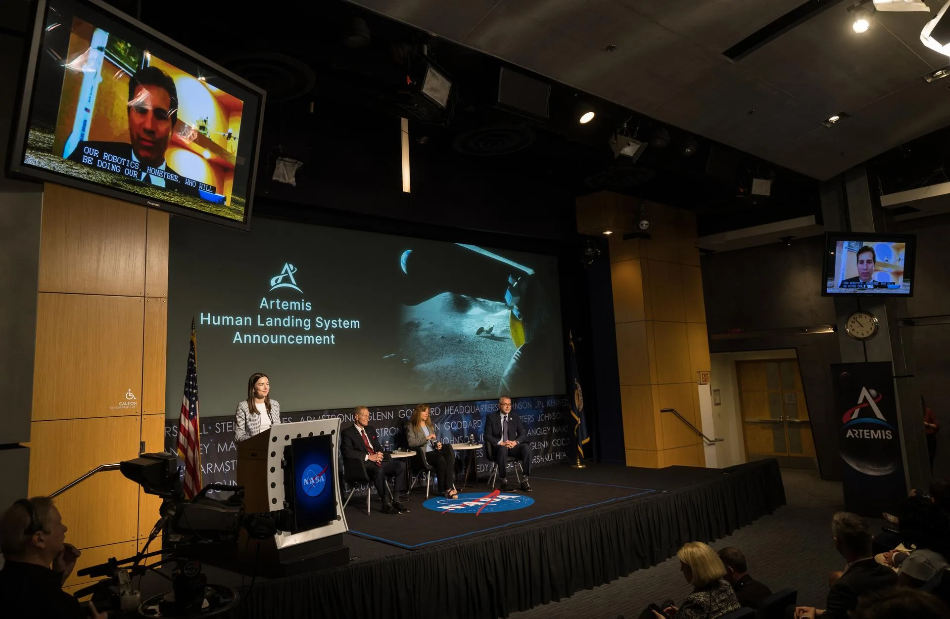 Blue Moon Lander Passes NASA's Brutal Space Simulation Test 1 Artemis Human Landing System Announcement