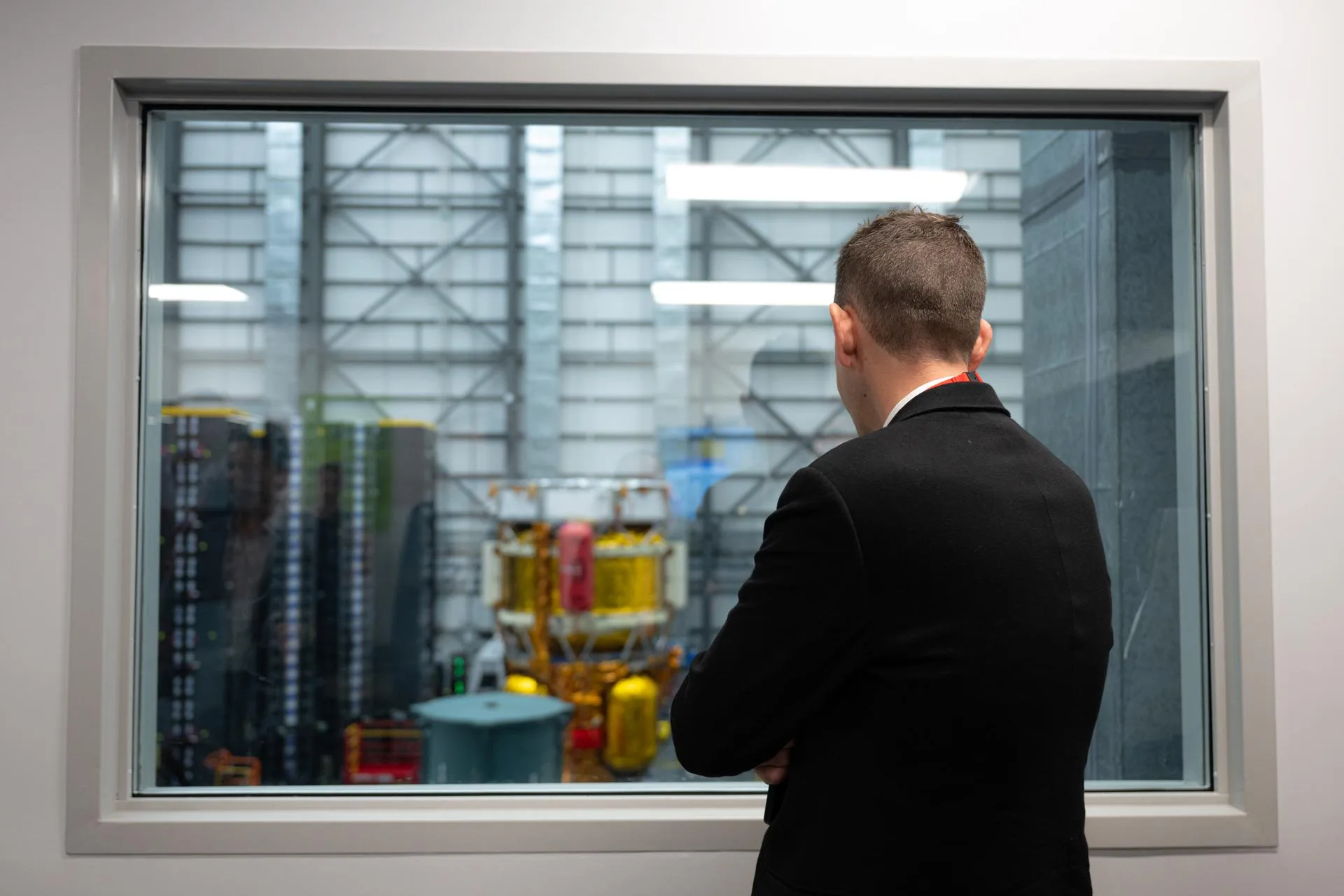 Blue Moon Lander Passes NASA's Brutal Space Simulation Test 2 Administrator Isaacman Meets with Blue Origin